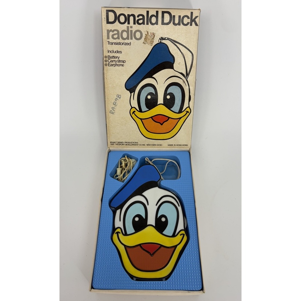 Vintage Walt Disney Donald Duck AM Radio Portable with Earphone Intoport 178